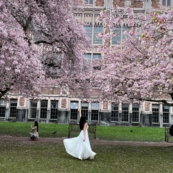 Pleated wrap around maxi dress by H&M 2019 collection by blogger - Picture 7 of 10